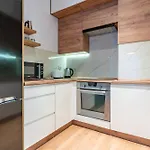 Szurmana Modern By Bookinghost