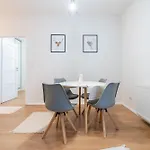 Szurmana Modern By Bookinghost アパート *