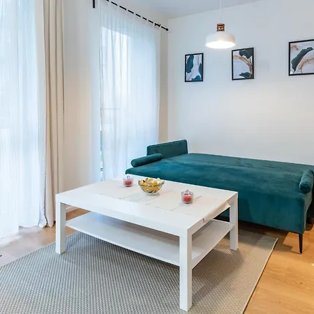 Szurmana Modern By Bookinghost קטוביץ