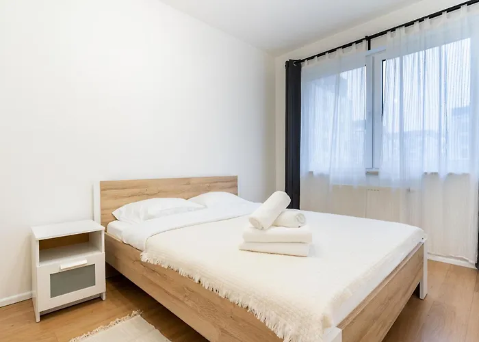 Szurmana Modern By Bookinghost קטוביץ